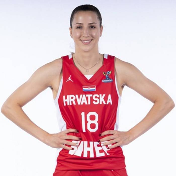 Foto di Ivana Dojkic, stagione 2021-2022