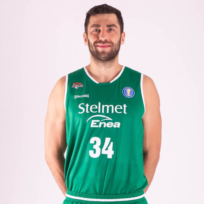 Photo of Adam Hrycaniuk, 2018-2019 season