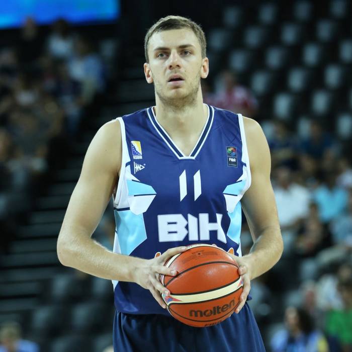 Photo of Elmedin Kikanovic, 2015-2016 season